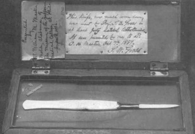 Photo of a lithotomy knife from the Samuel D. Gross Collection.
